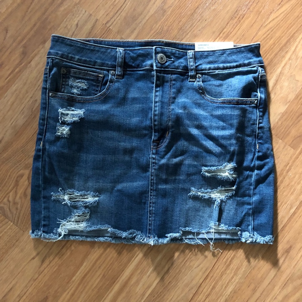 NWT American Eagle Super Stretch Hi-Rise Distressed Mini Jean Skirt